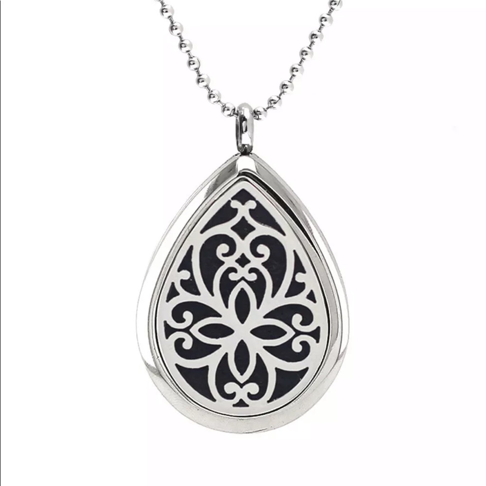 STAINLESS STEEL AROMATHERAPY OIL DIFFUSER NECKLACE